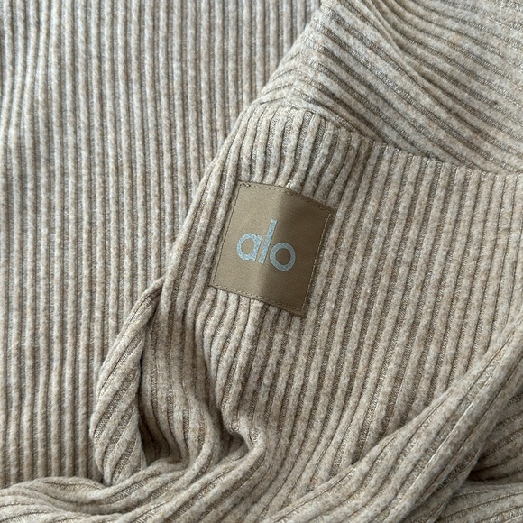 NWT ALO Yoga Muse Hoodie in Gravel Heather | size S - Picture 6 of 9